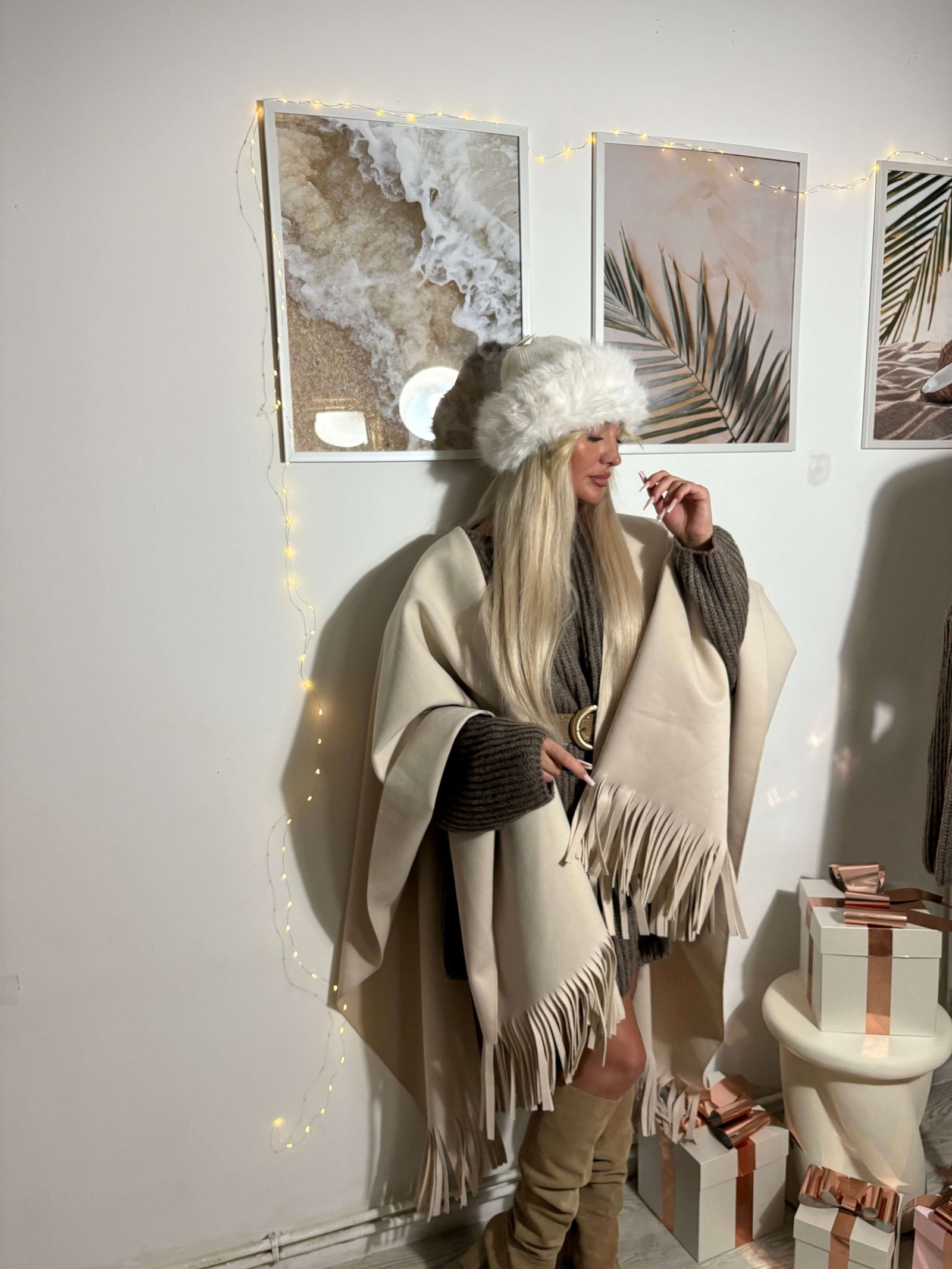Cape beige à franges – Élégante et tendance