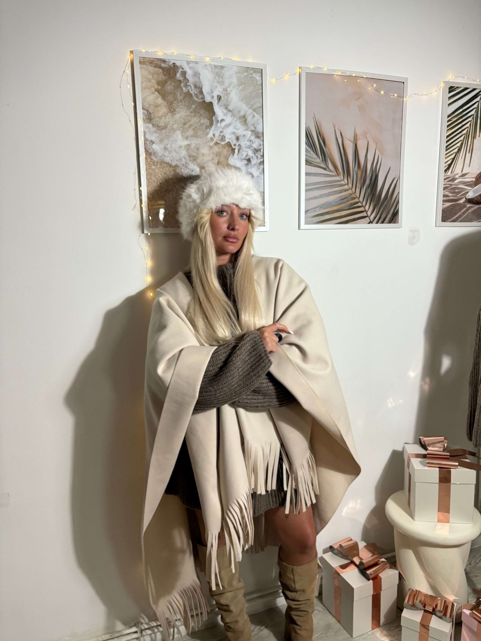 Cape beige à franges – Élégante et tendance – Image 3