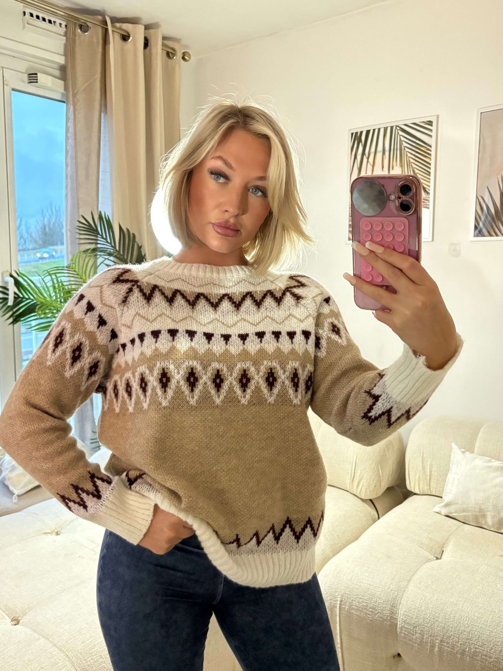 Pull marron et beige à motif – Image 2